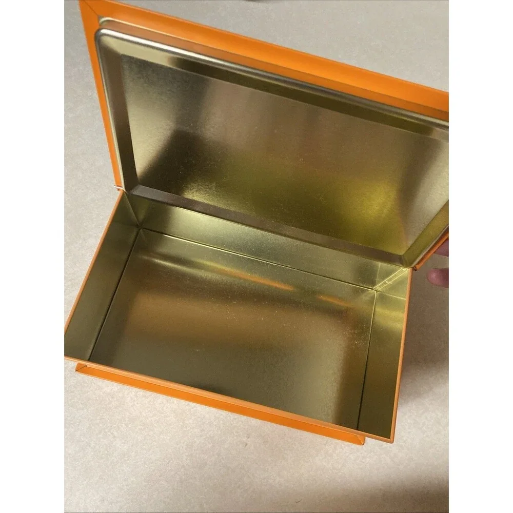 Peanuts Snoopy Pumpkin Metal Tin Vermont Country Store Fall Box